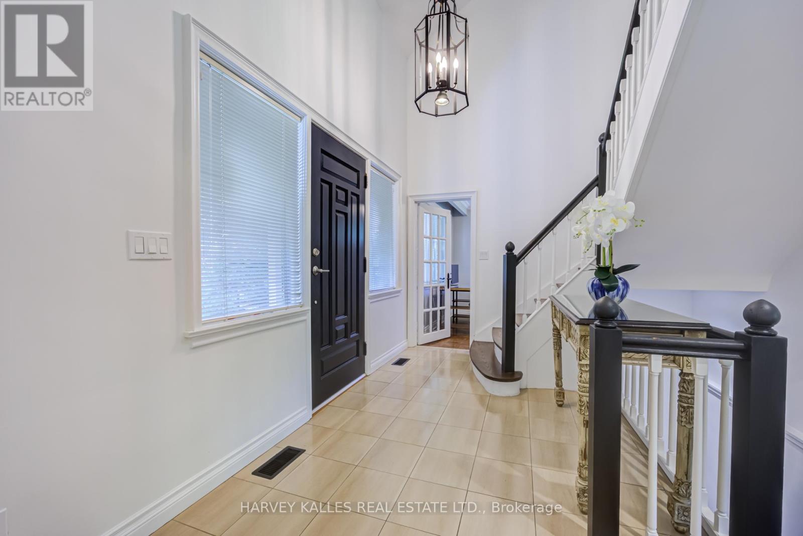 19 RIDGEGATE CRESCENT - 3