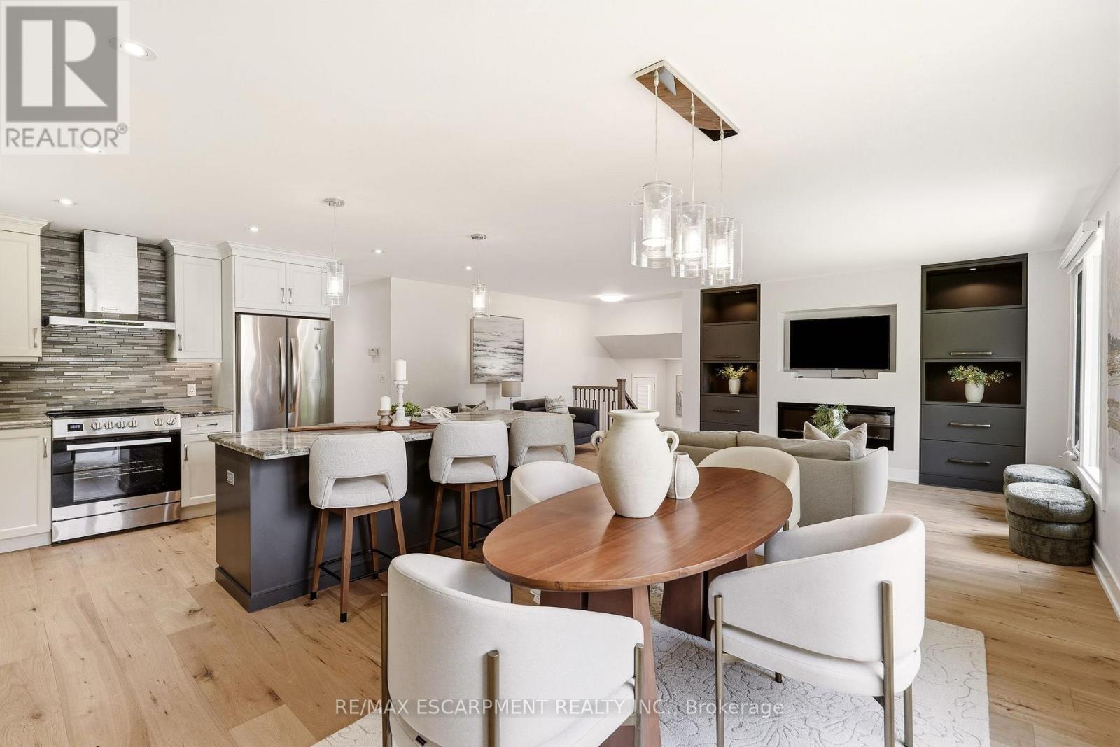 2234 KILBRIDE STREET - 11