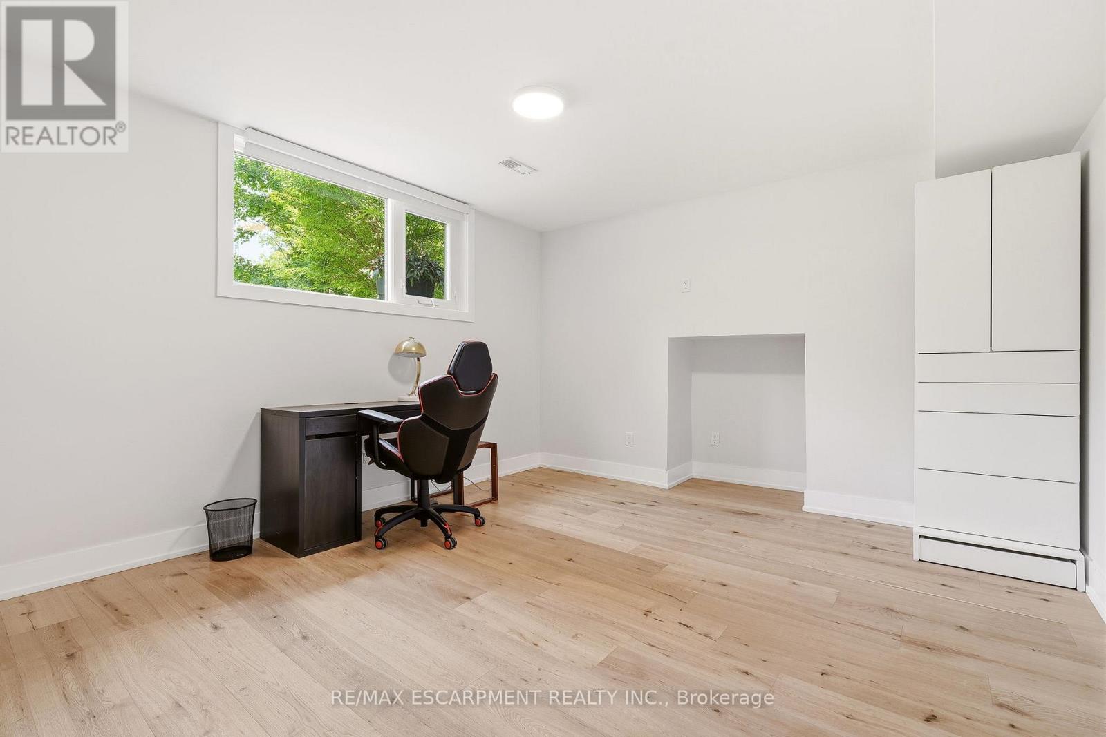 2234 KILBRIDE STREET - 27