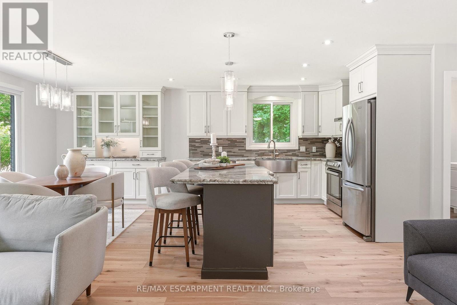 2234 KILBRIDE STREET - 4