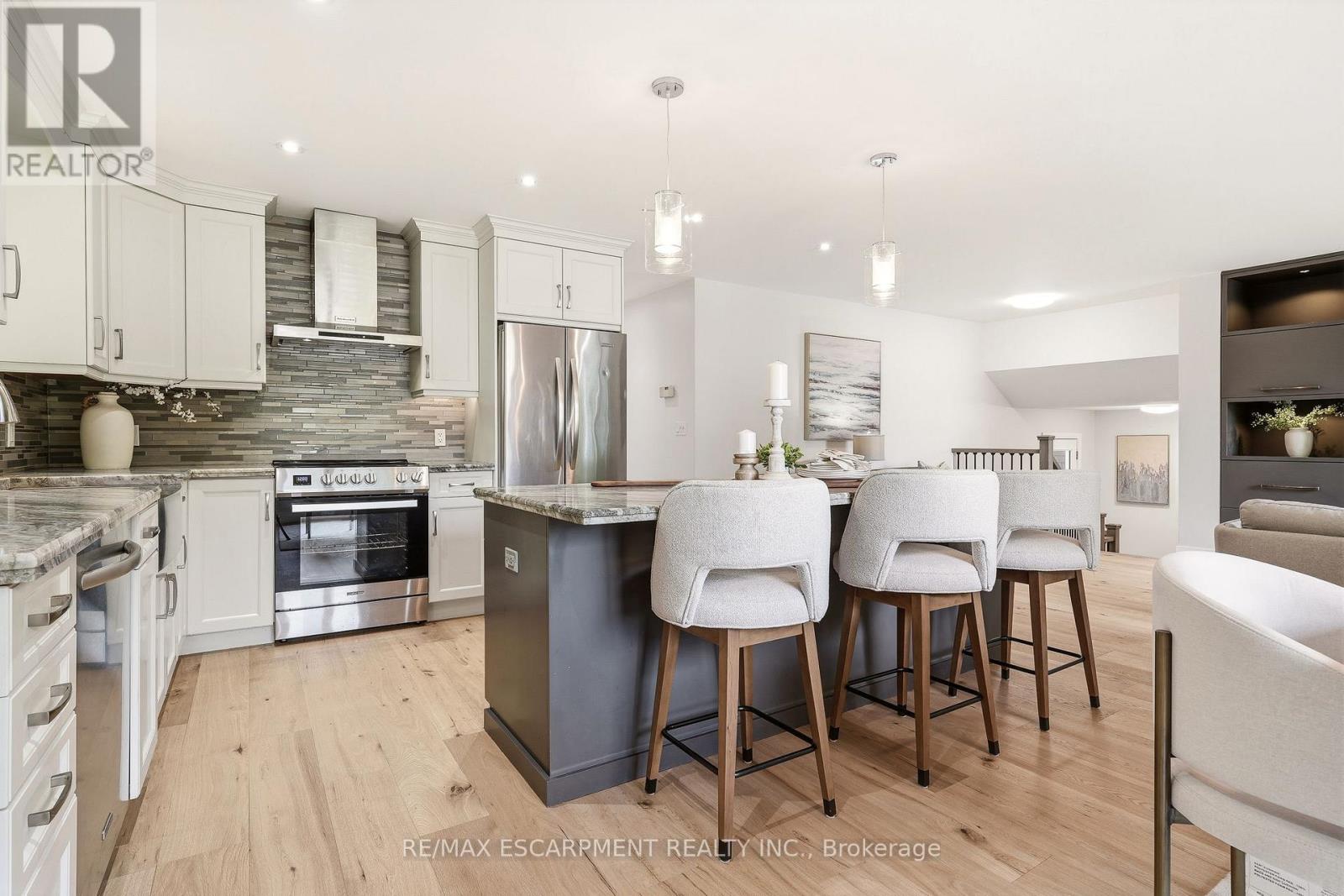 2234 KILBRIDE STREET - 5