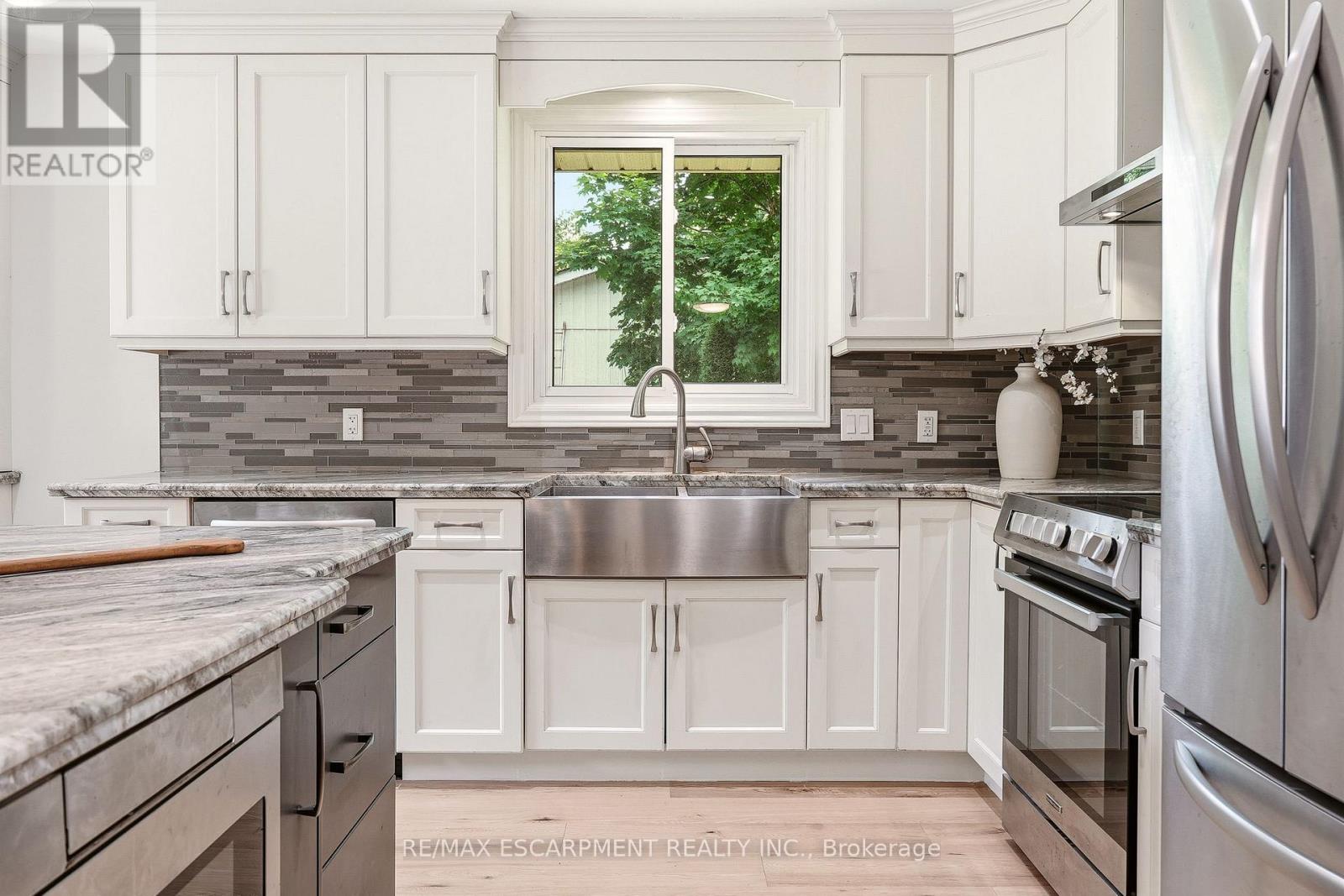 2234 KILBRIDE STREET - 6