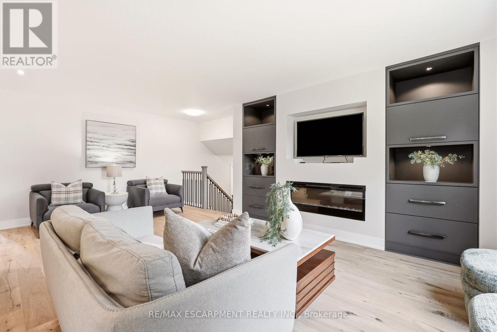 2234 KILBRIDE STREET - 9