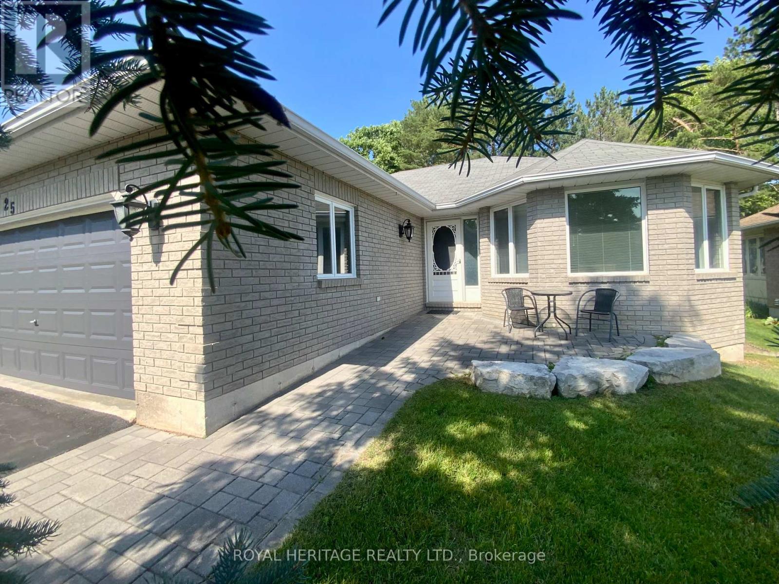 25 HILLVIEW DRIVE - 2
