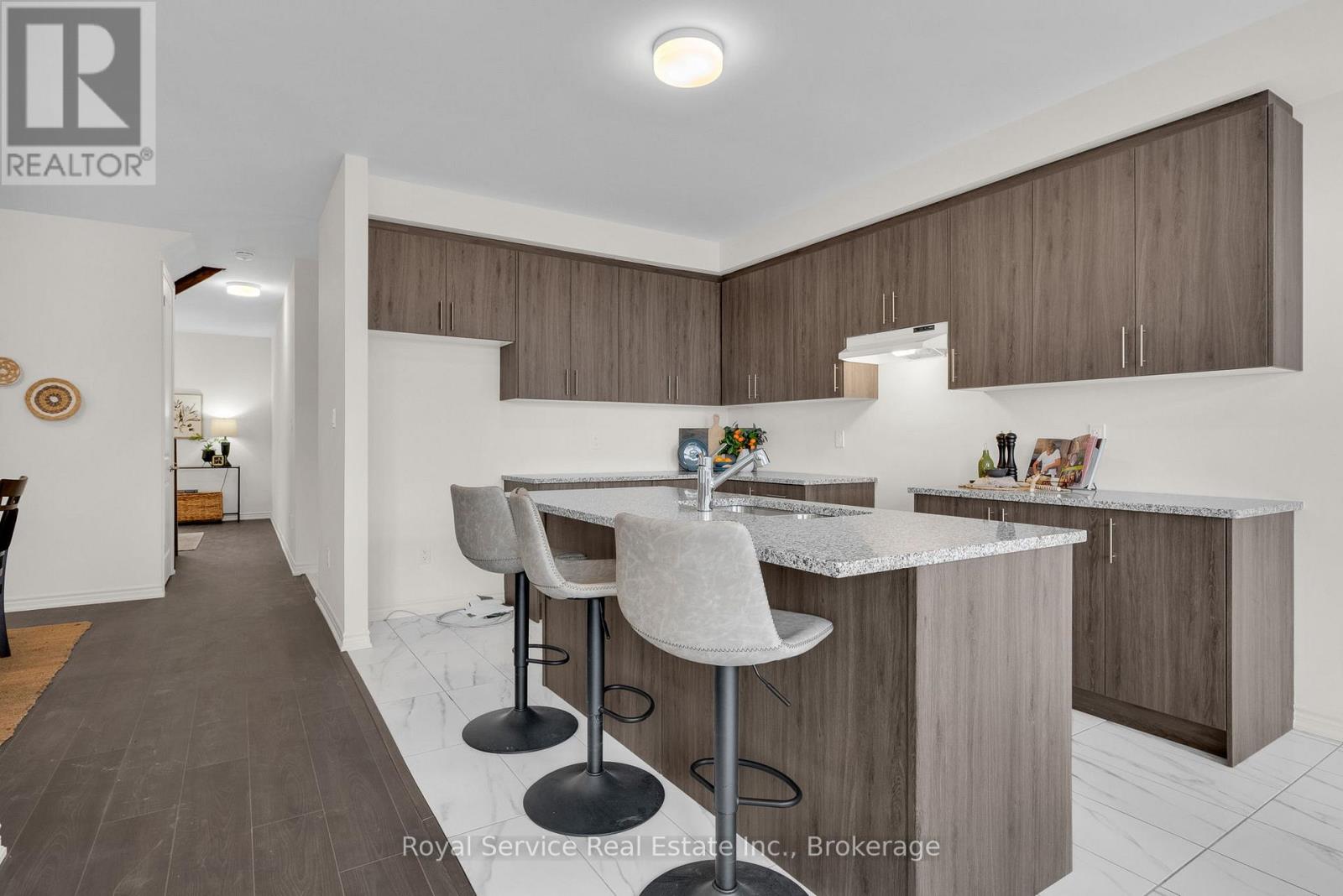 472 TREVOR STREET - 12