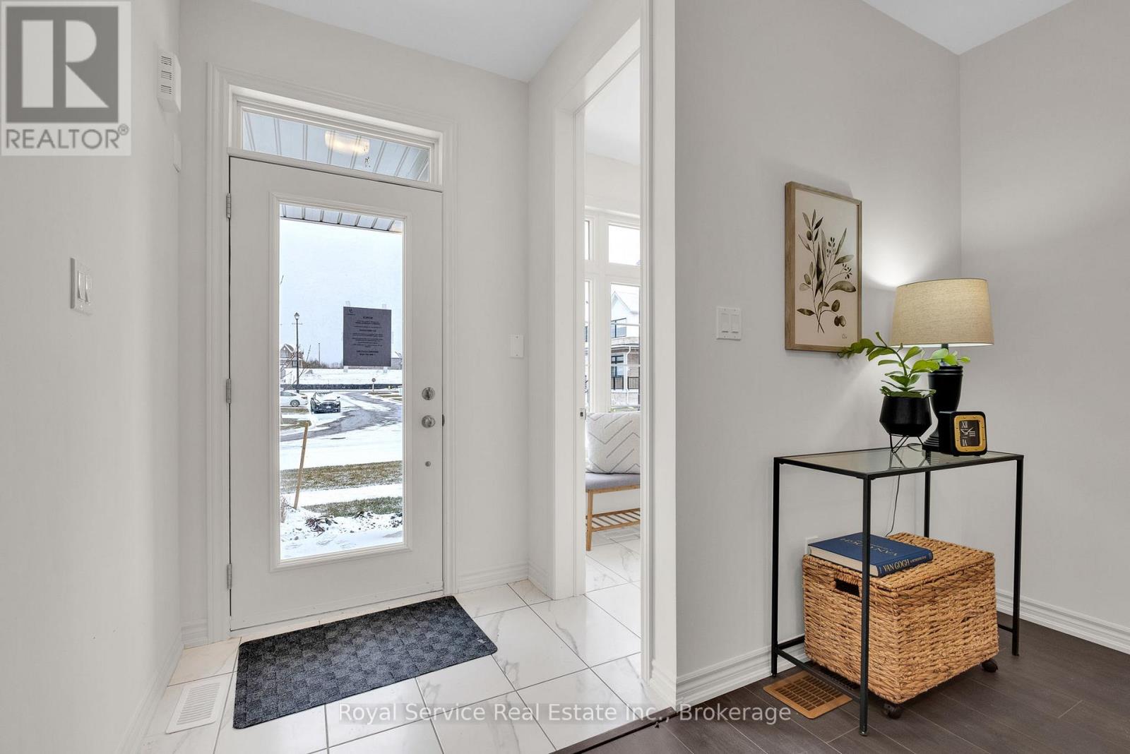 472 TREVOR STREET - 4
