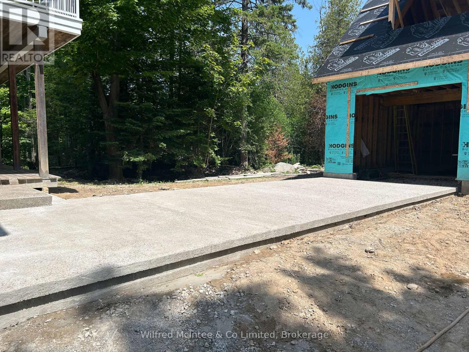 545 ECKFORD AVENUE - Image 34