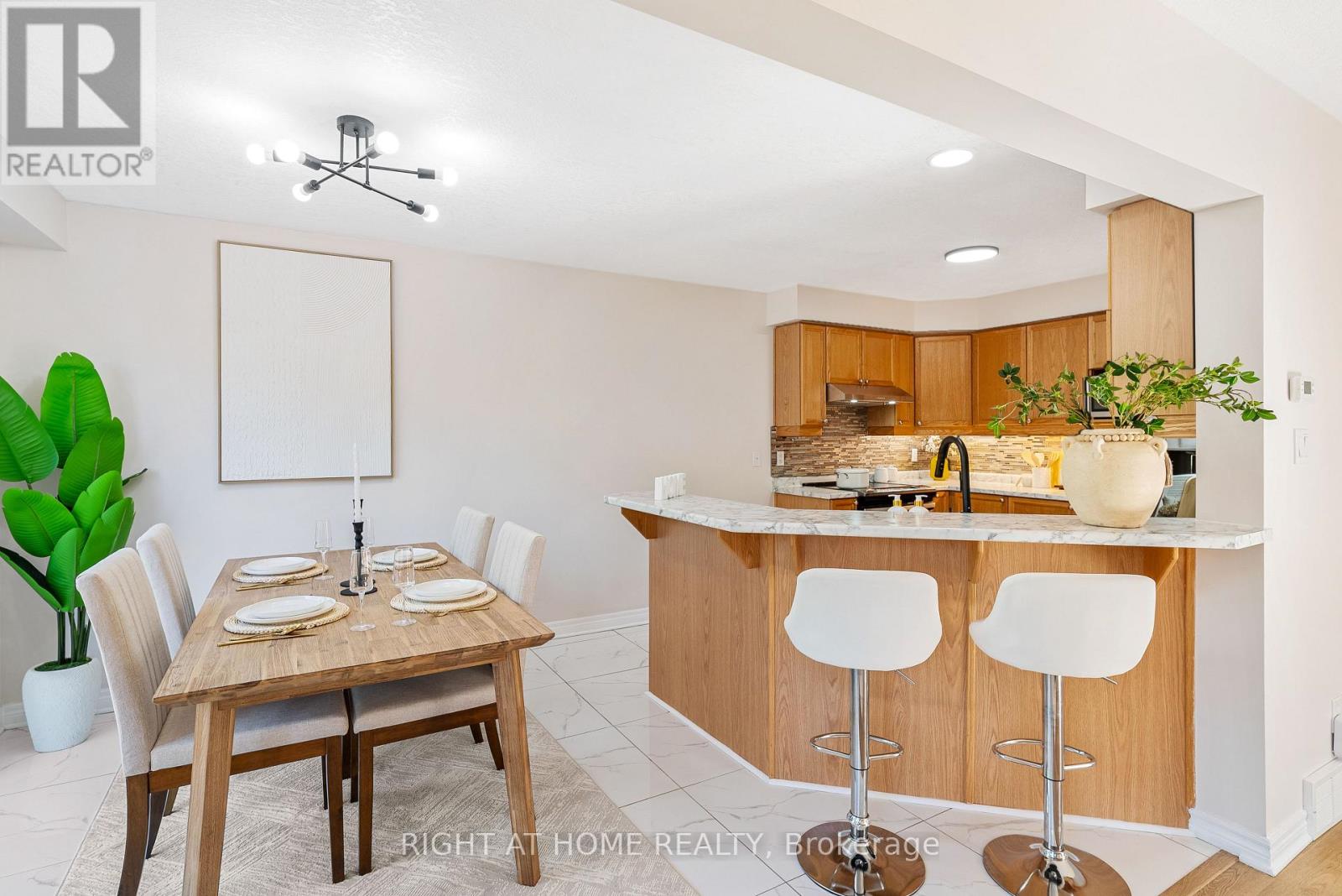 754 HEDGEROW PLACE - 12