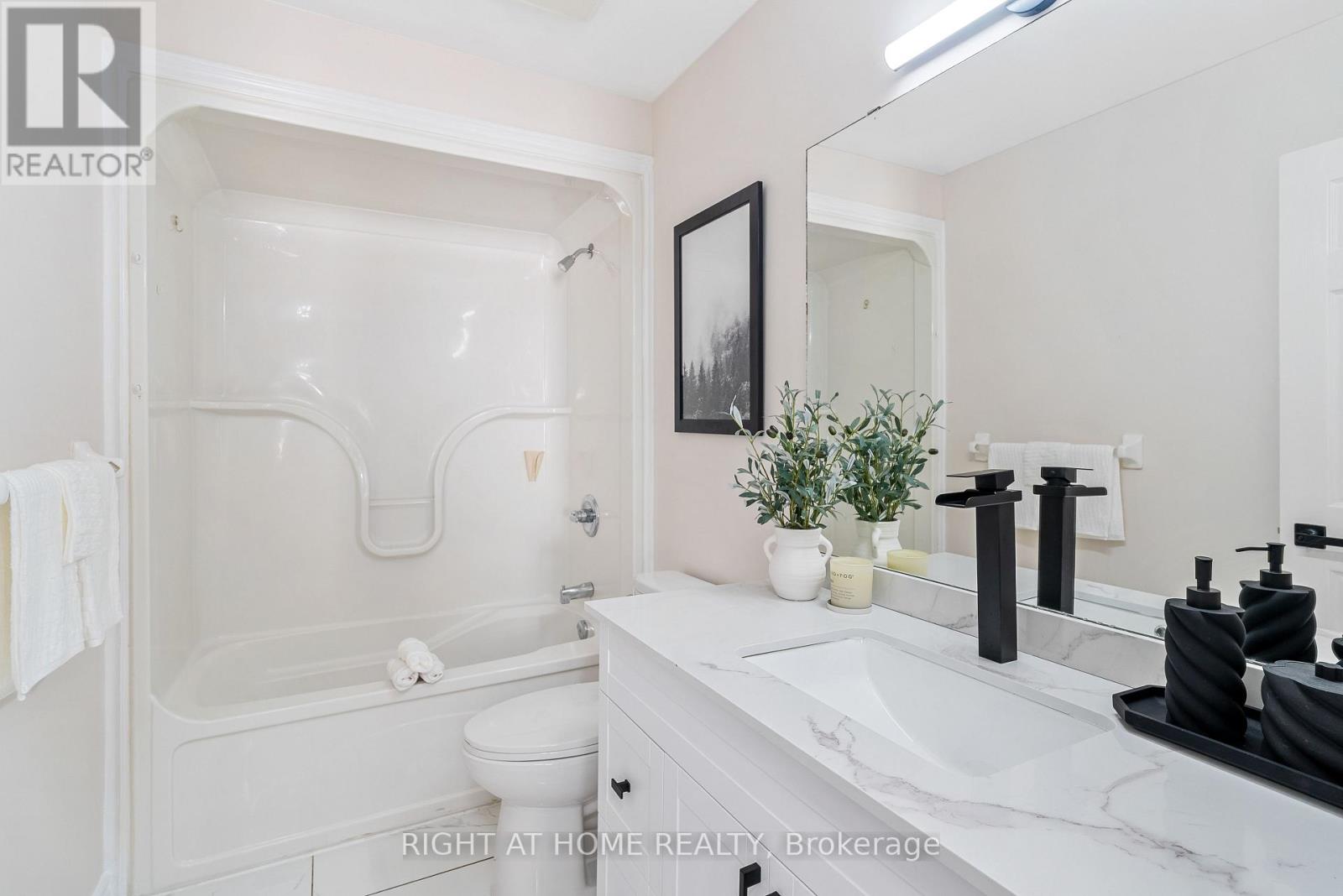 754 HEDGEROW PLACE - 26