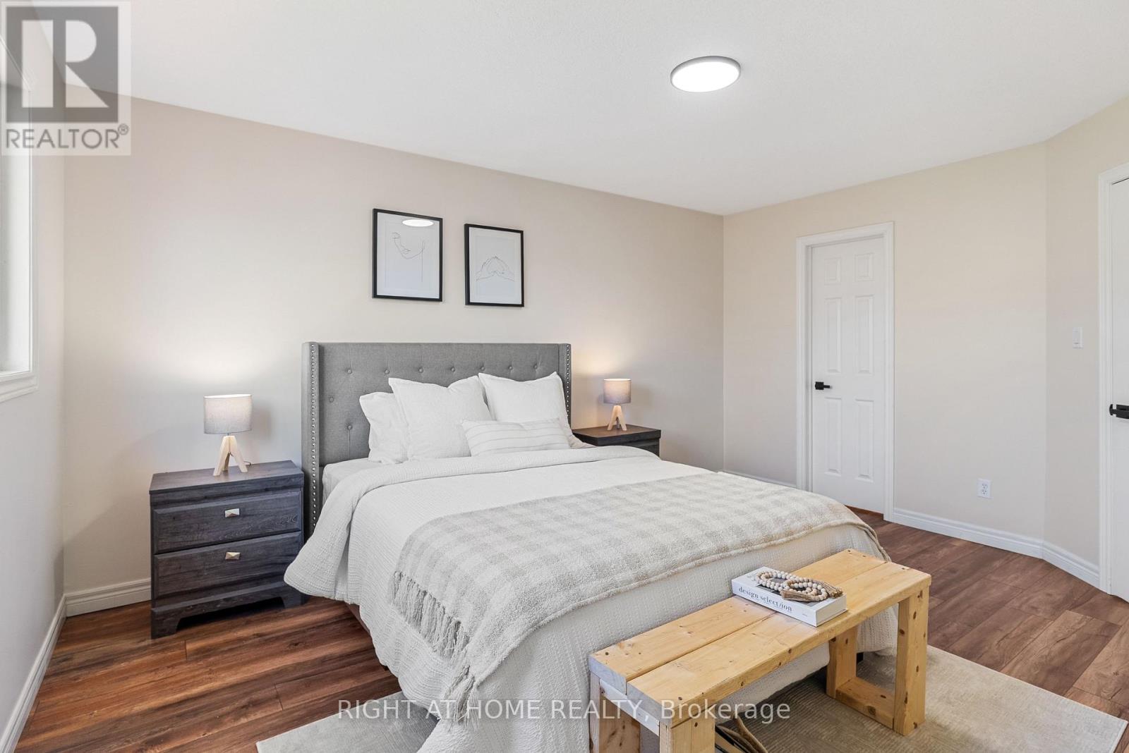 754 HEDGEROW PLACE - 27
