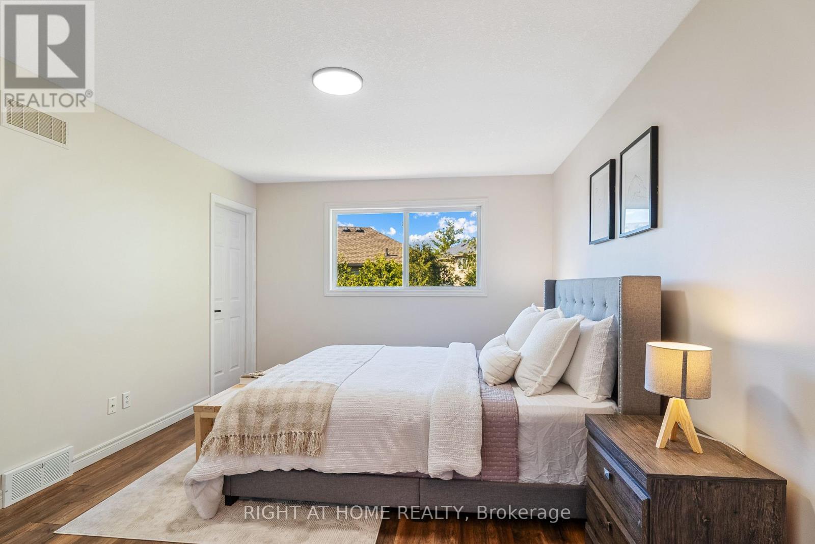 754 HEDGEROW PLACE - 30