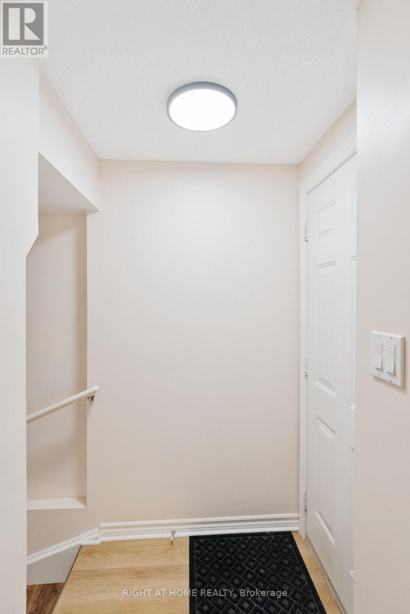 754 HEDGEROW PLACE - 39