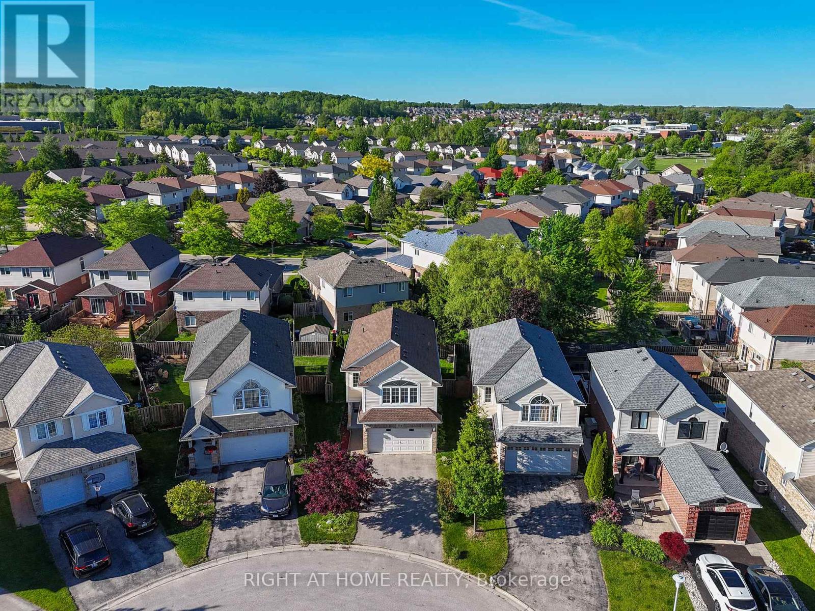 754 HEDGEROW PLACE - 4