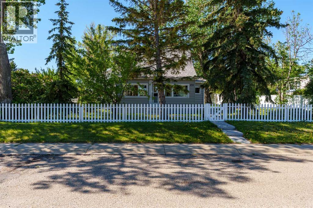 235 3 Street - 36