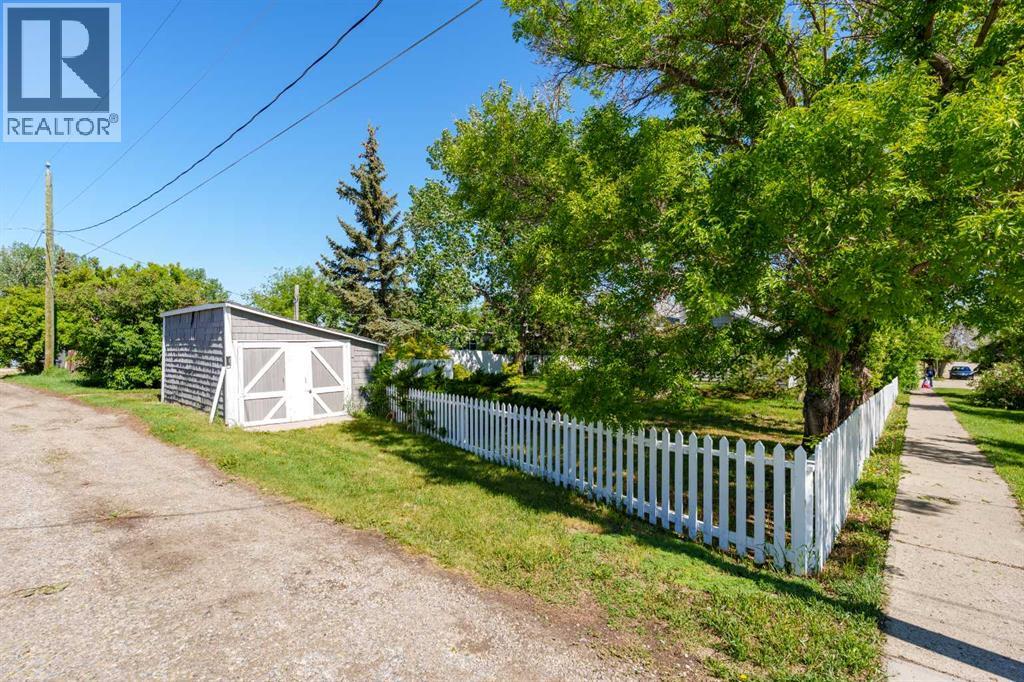 235 3 Street - 40