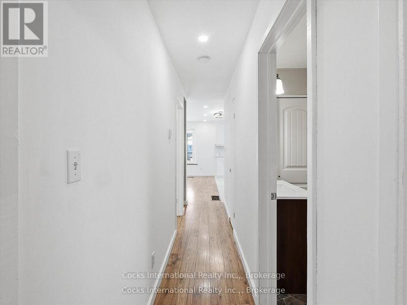 36 SUSAN STREET W - Image 16