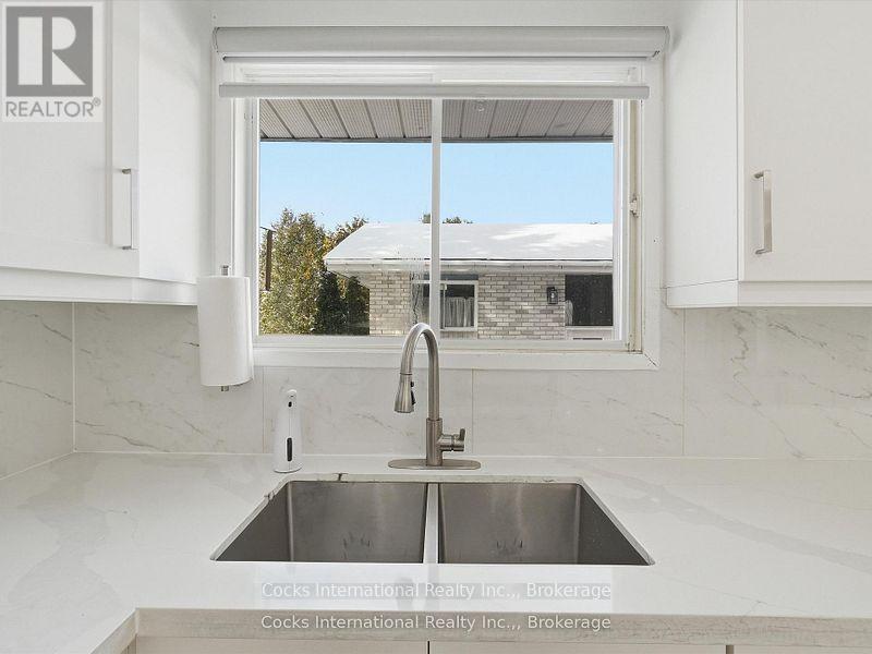 36 SUSAN STREET W - Image 9