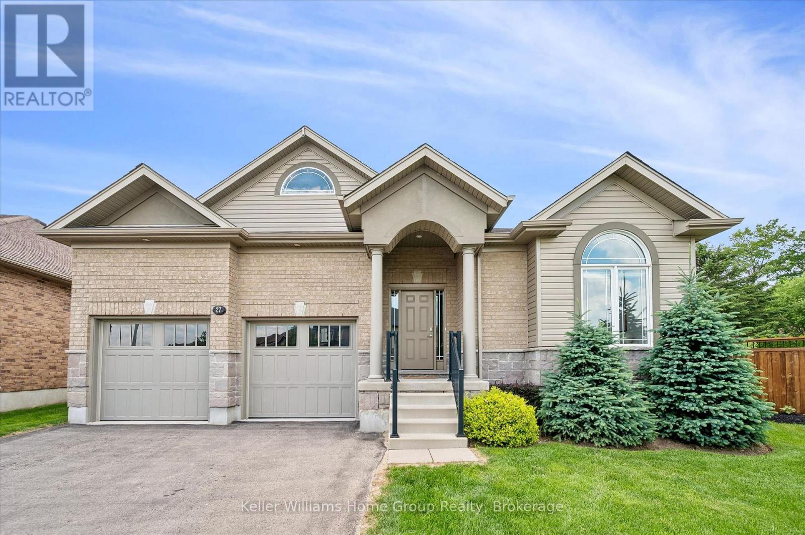 27 RILEY CRESCENT - 1