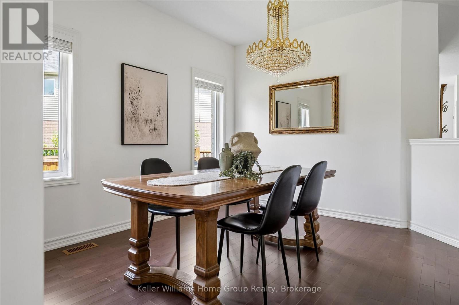 27 RILEY CRESCENT - 10