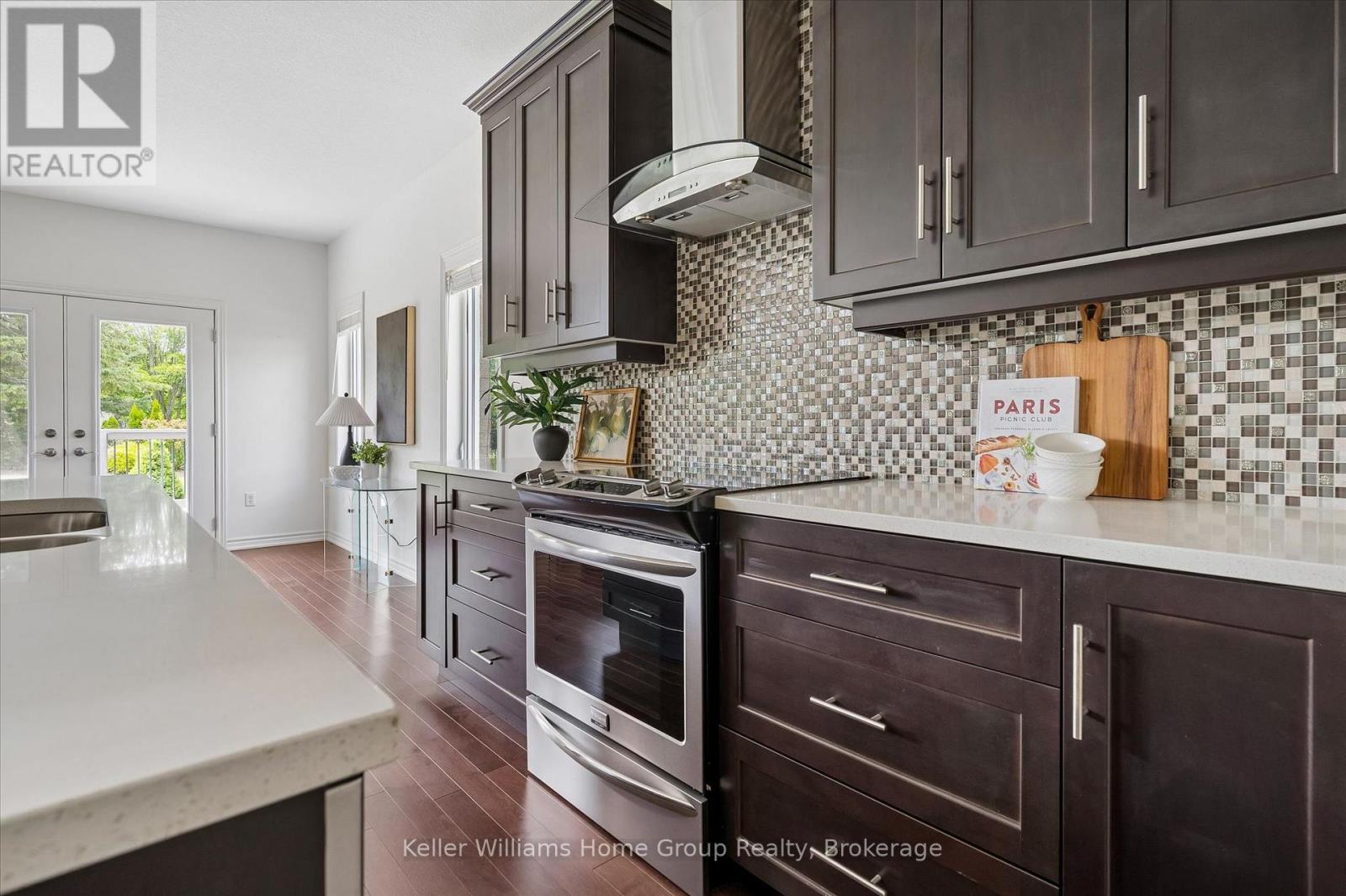 27 RILEY CRESCENT - 19