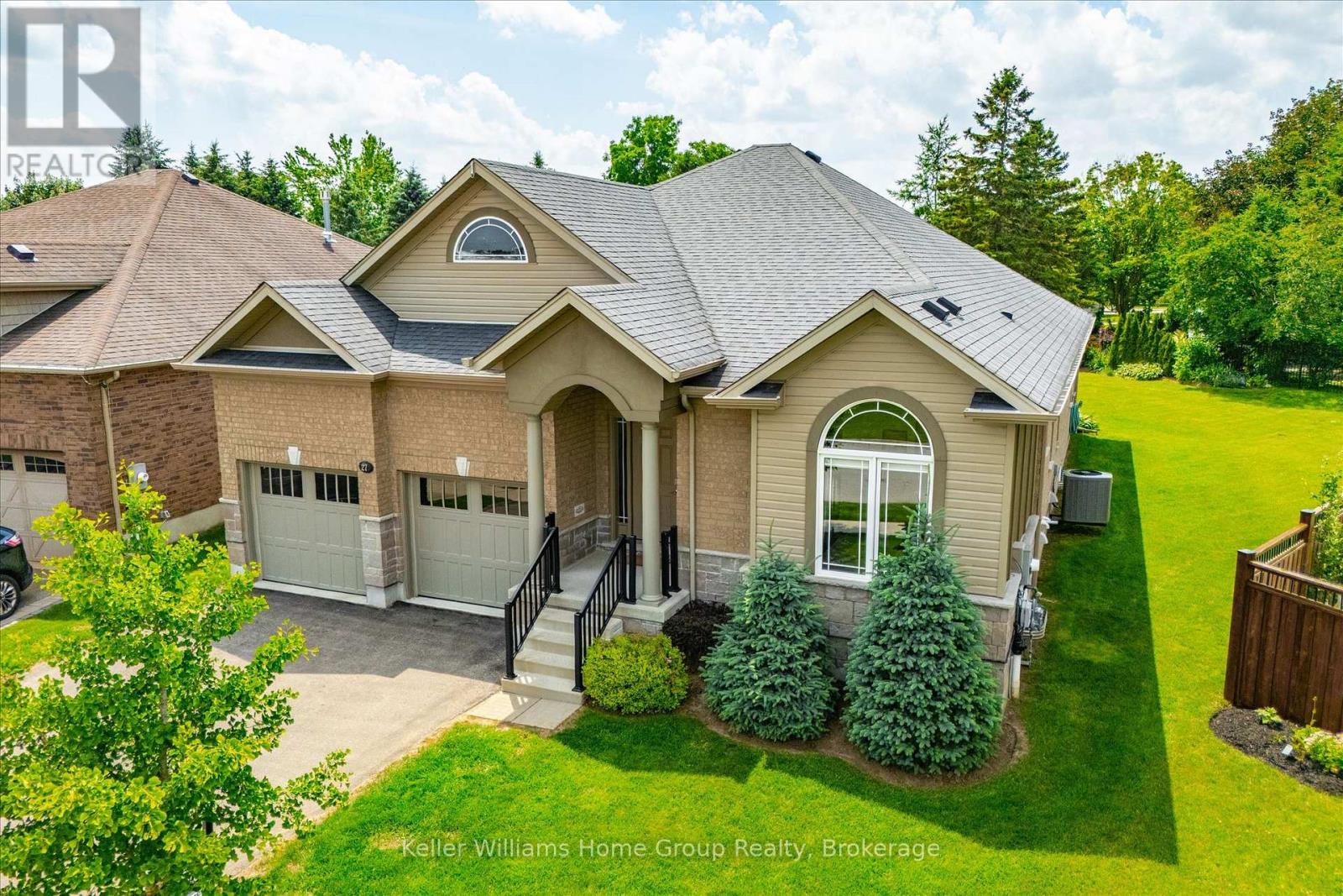 27 RILEY CRESCENT - 2