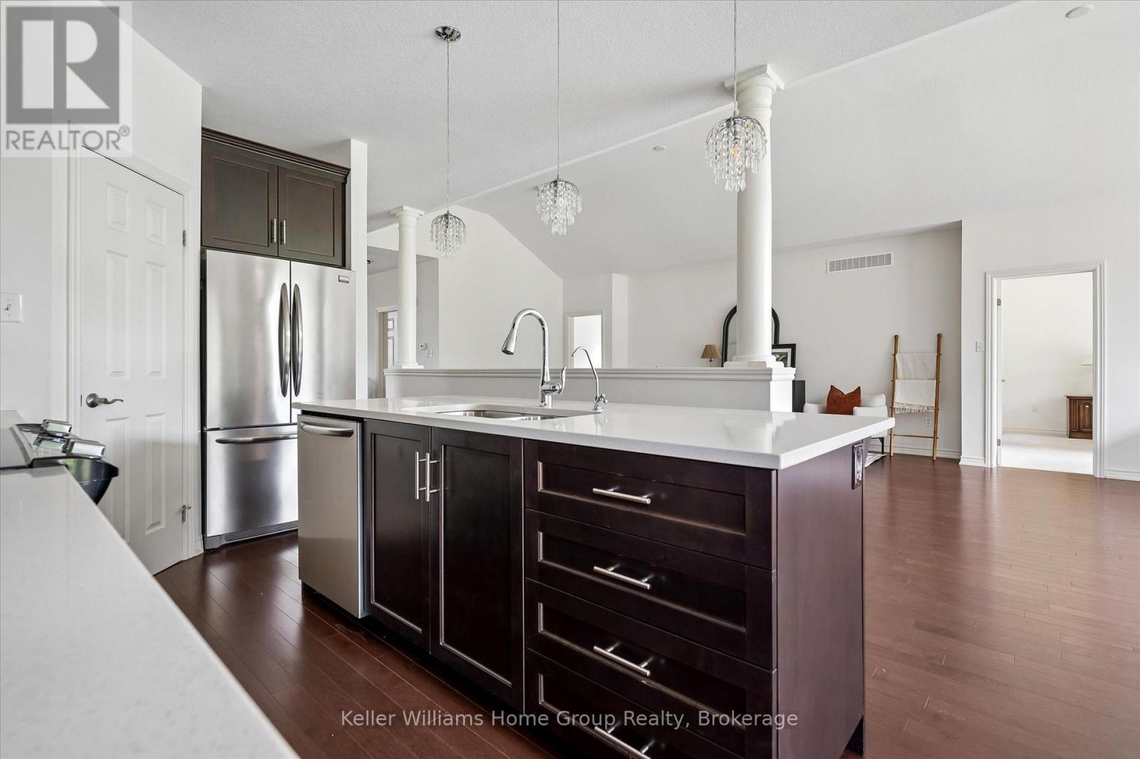 27 RILEY CRESCENT - 21