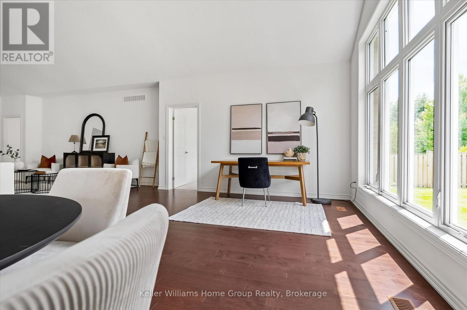 27 RILEY CRESCENT - 22