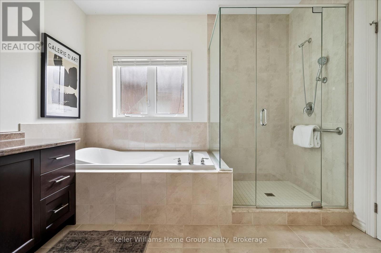 27 RILEY CRESCENT - 27