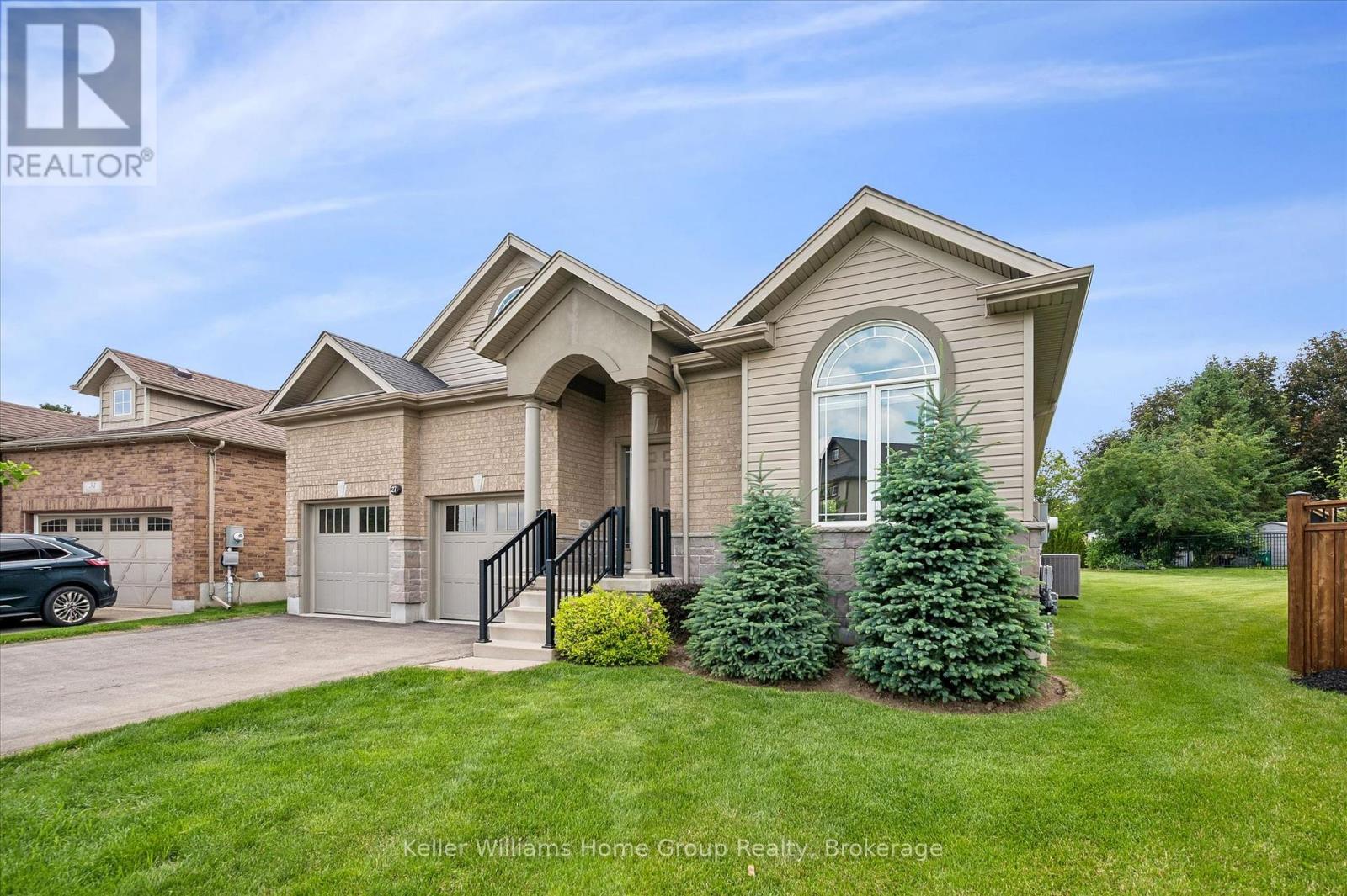 27 RILEY CRESCENT - 3