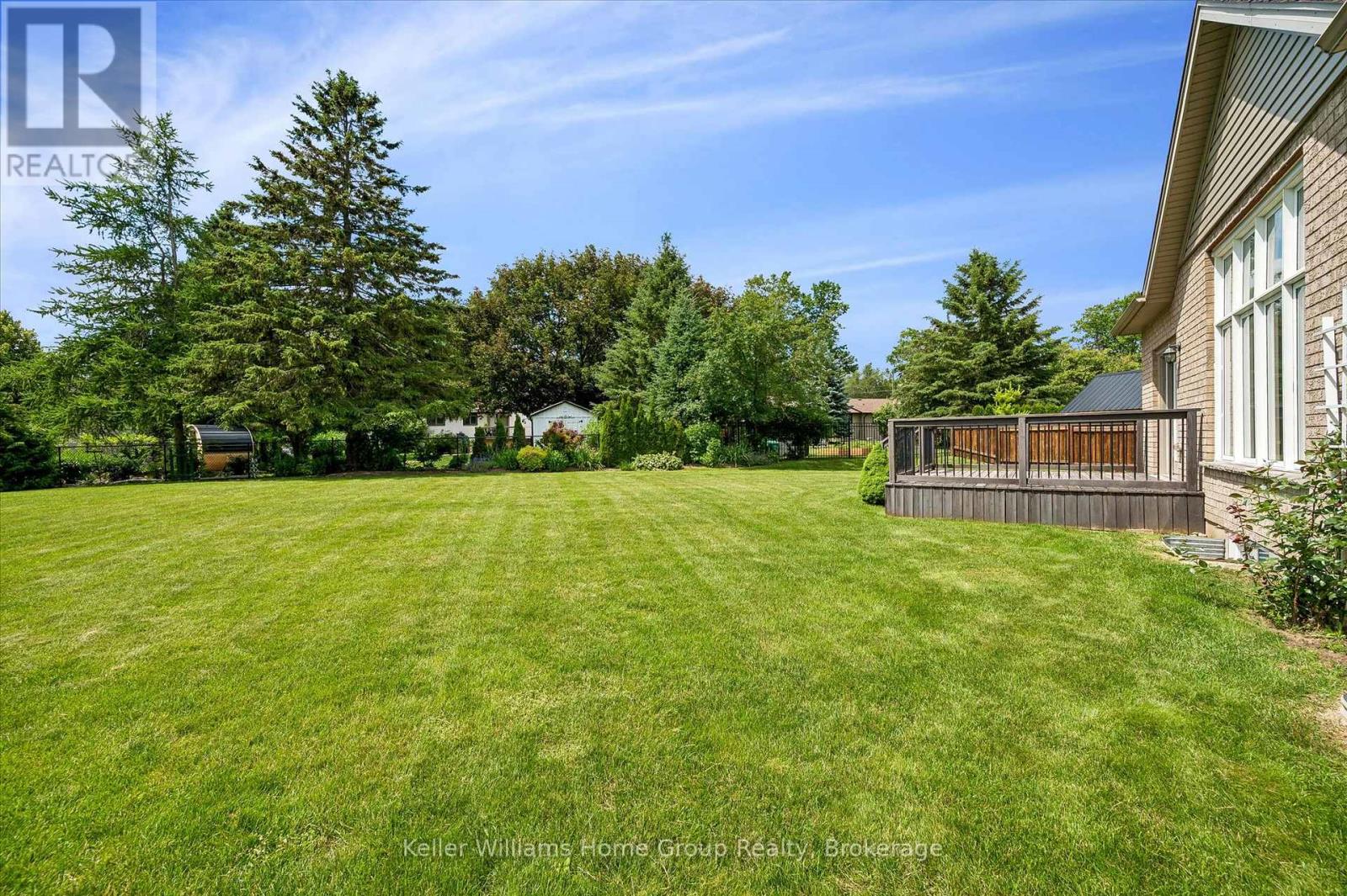 27 RILEY CRESCENT - 36