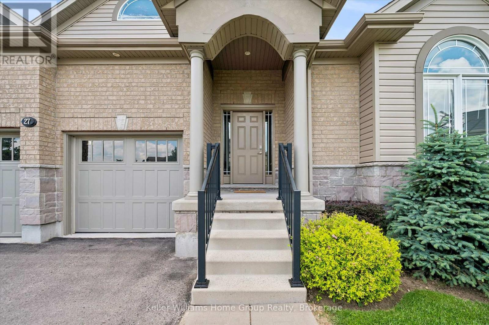 27 RILEY CRESCENT - 4