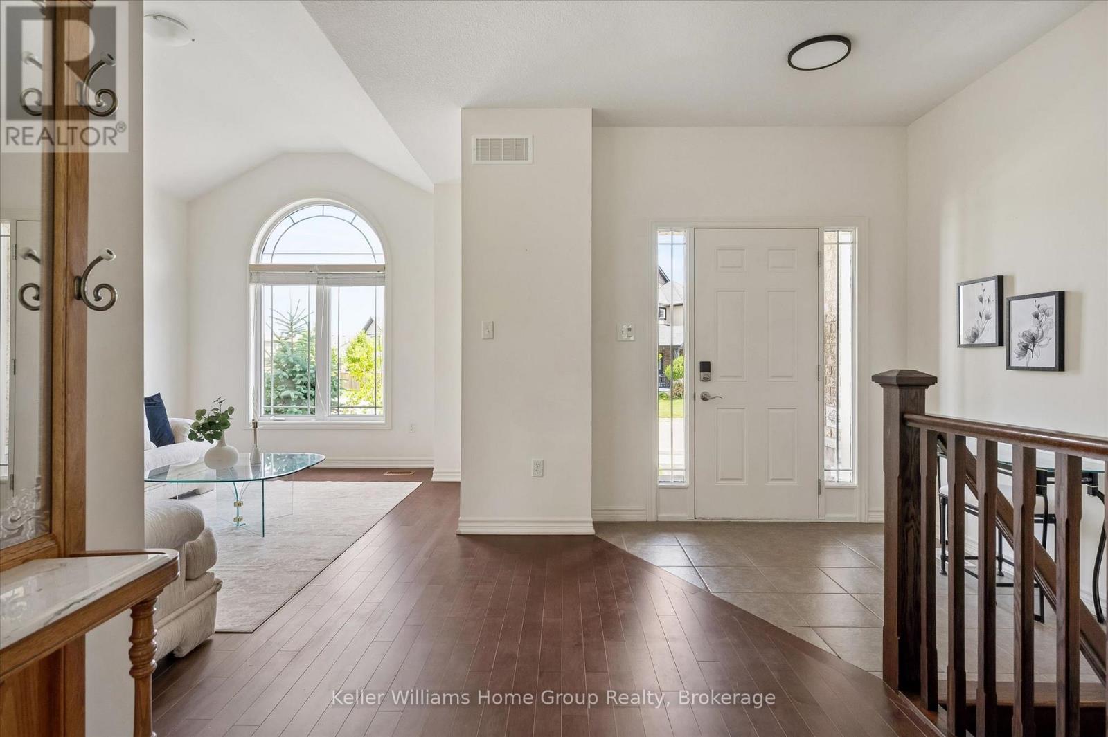 27 RILEY CRESCENT - 5