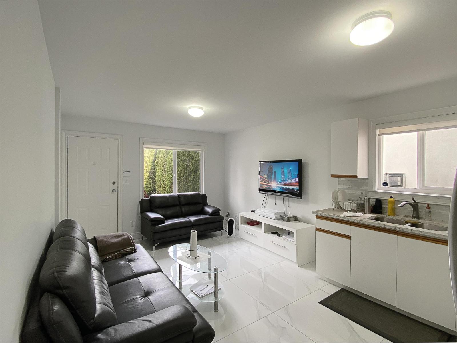 1388 LEE STREET, White Rock