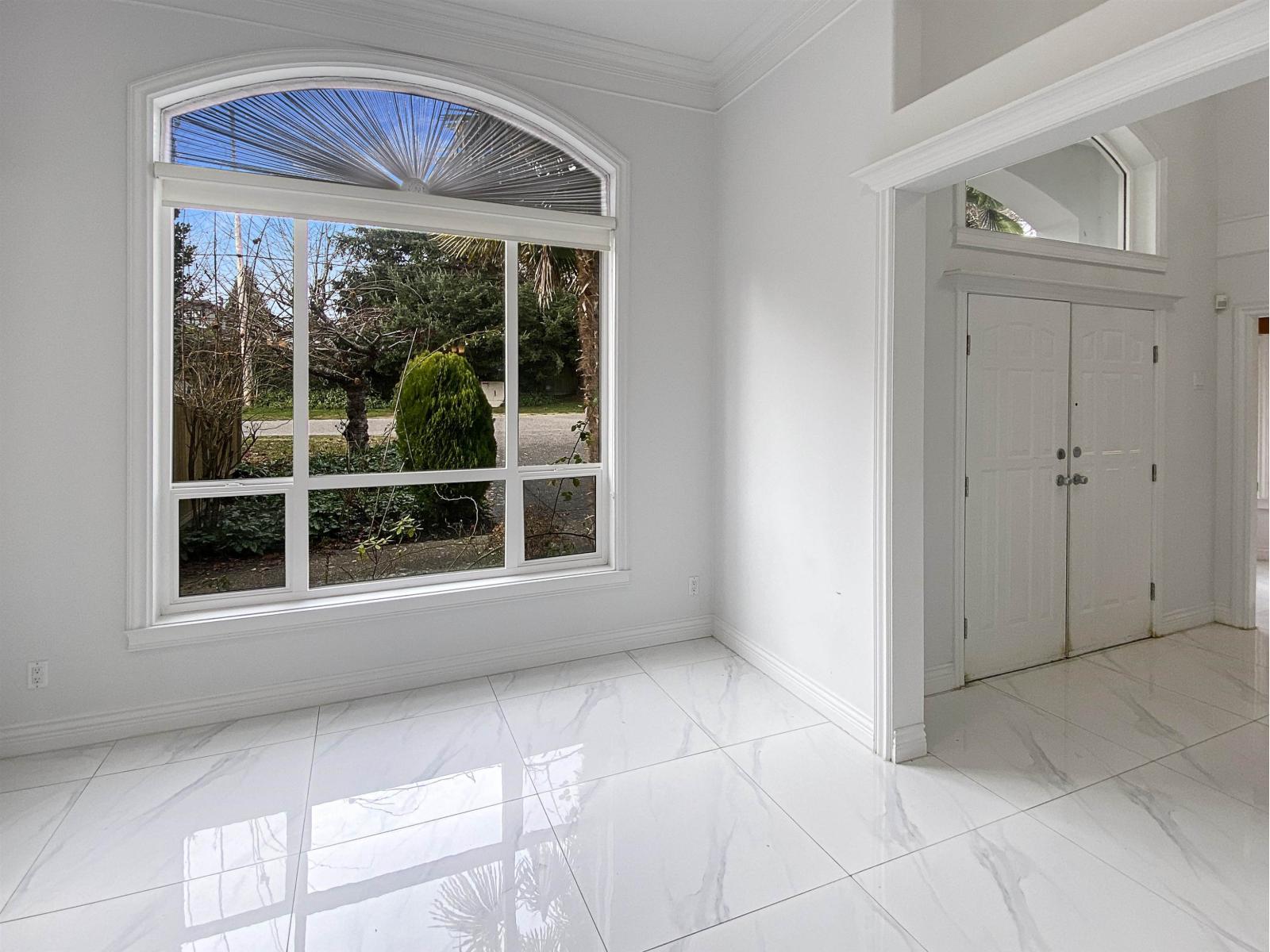 1388 LEE STREET, White Rock