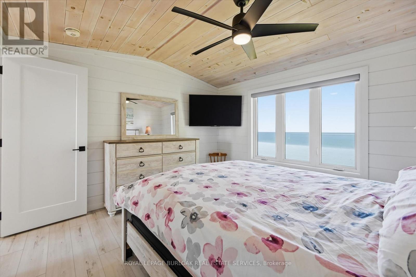 402 SOUTH COAST DRIVE - 16