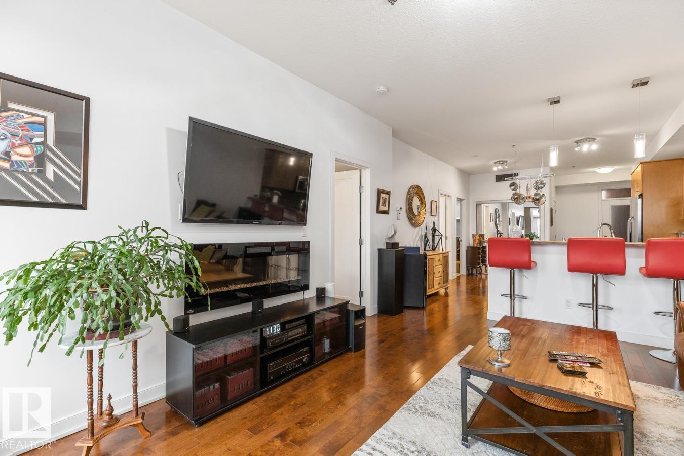#406 10808 71 AV NW - 20