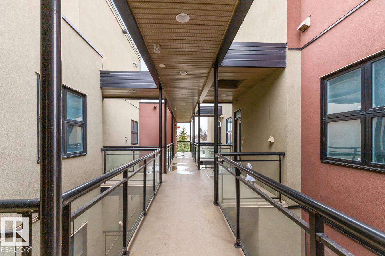 #406 10808 71 AV NW - 39
