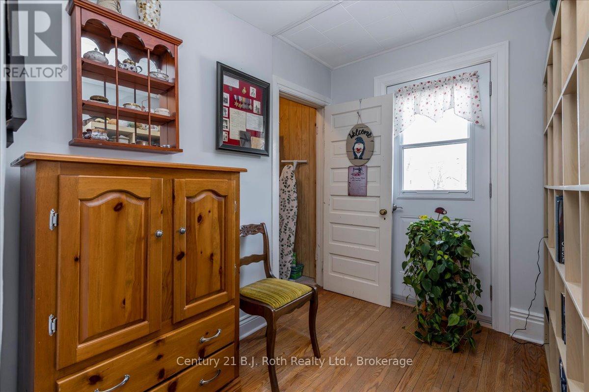 476 RUSSELL STREET - 19