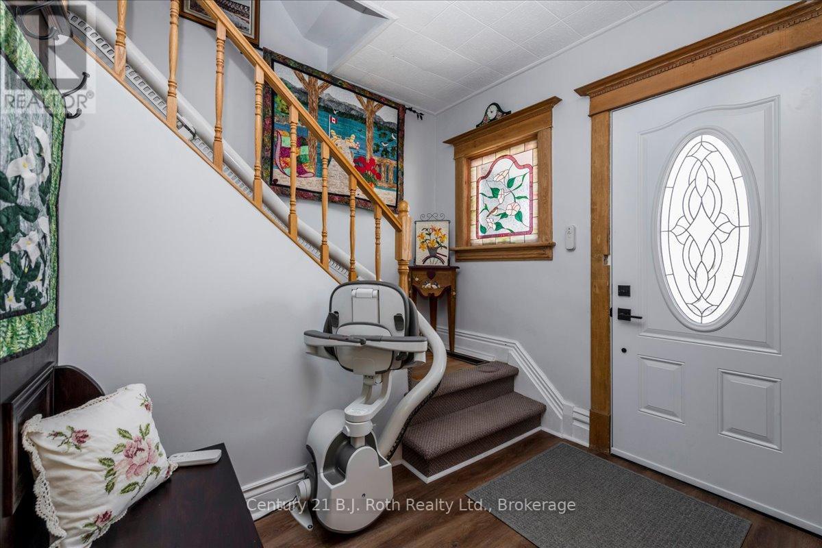 476 RUSSELL STREET - 7