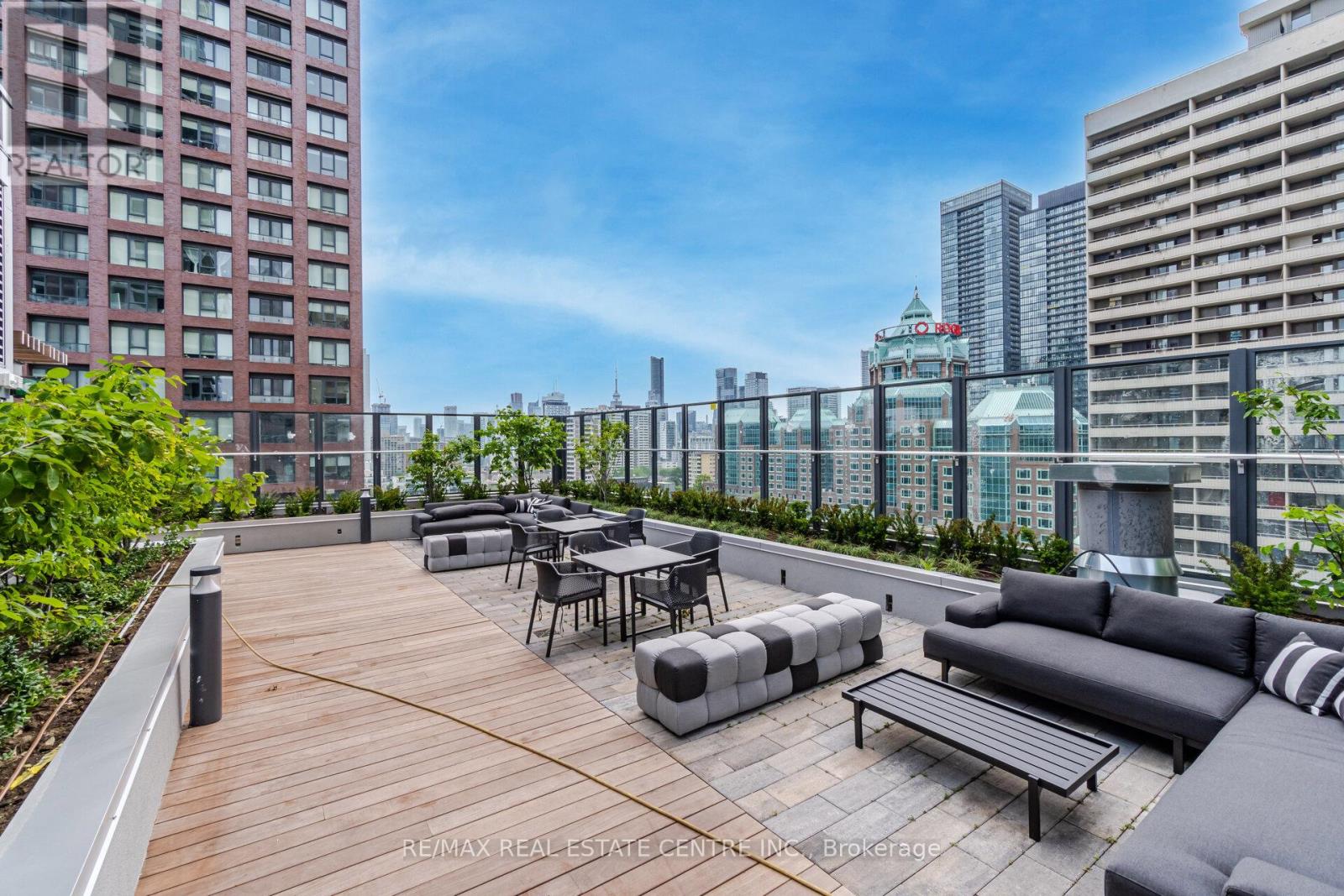 #2503 395 BLOOR STREET E - 18