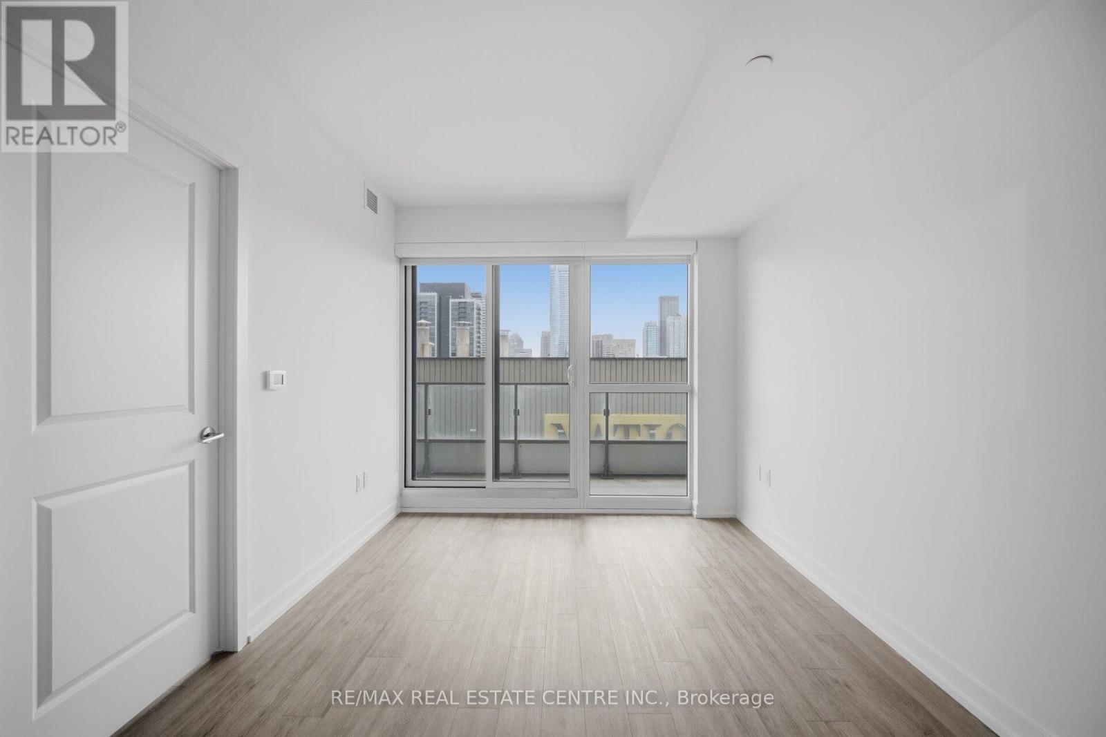 #2503 395 BLOOR STREET E - 37