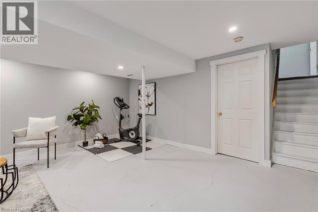#32 130 ROBERT Street - 28