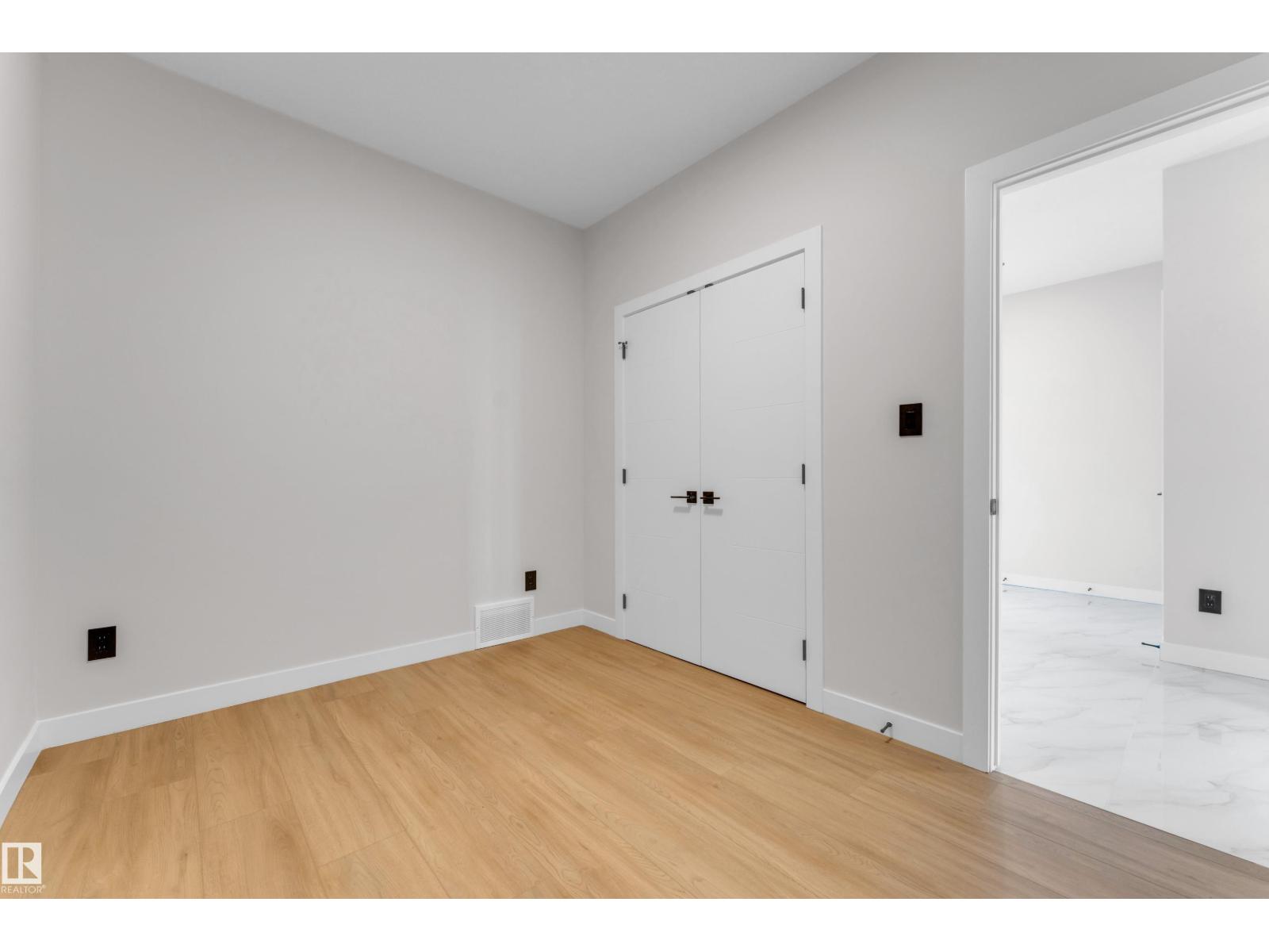 1912 48 ST SW - 11