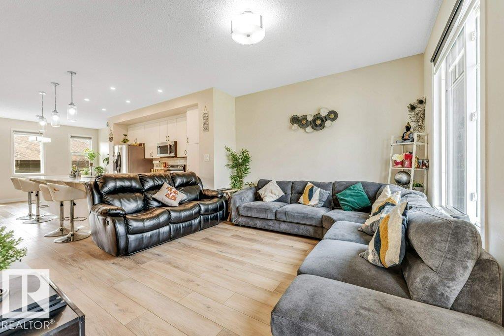 5315 22 AV SW - 15