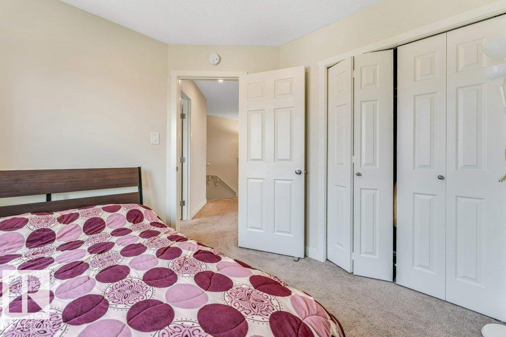 5315 22 AV SW - 22