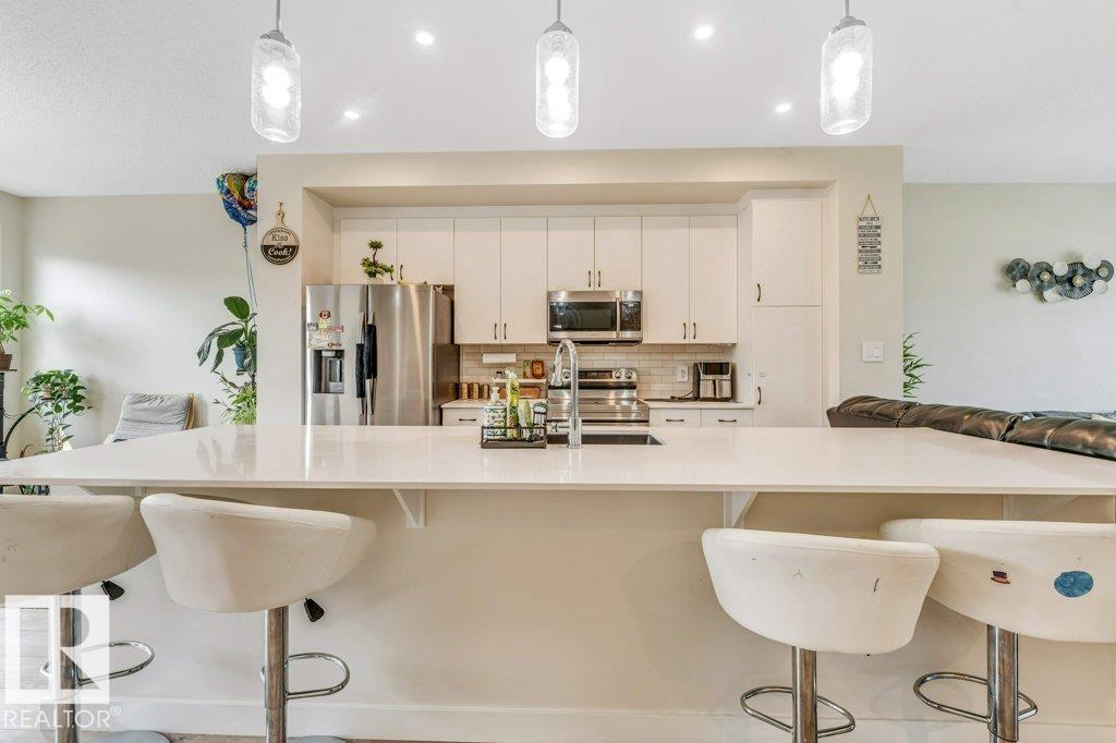 5315 22 AV SW - 7