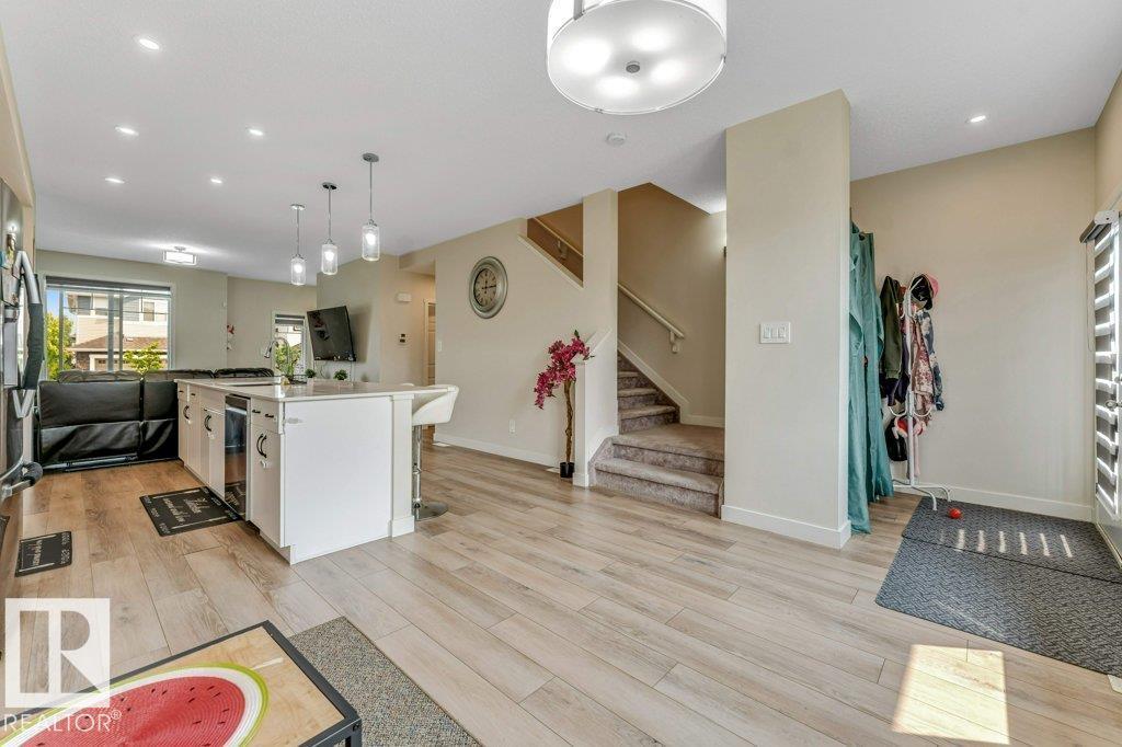 5315 22 AV SW - 9