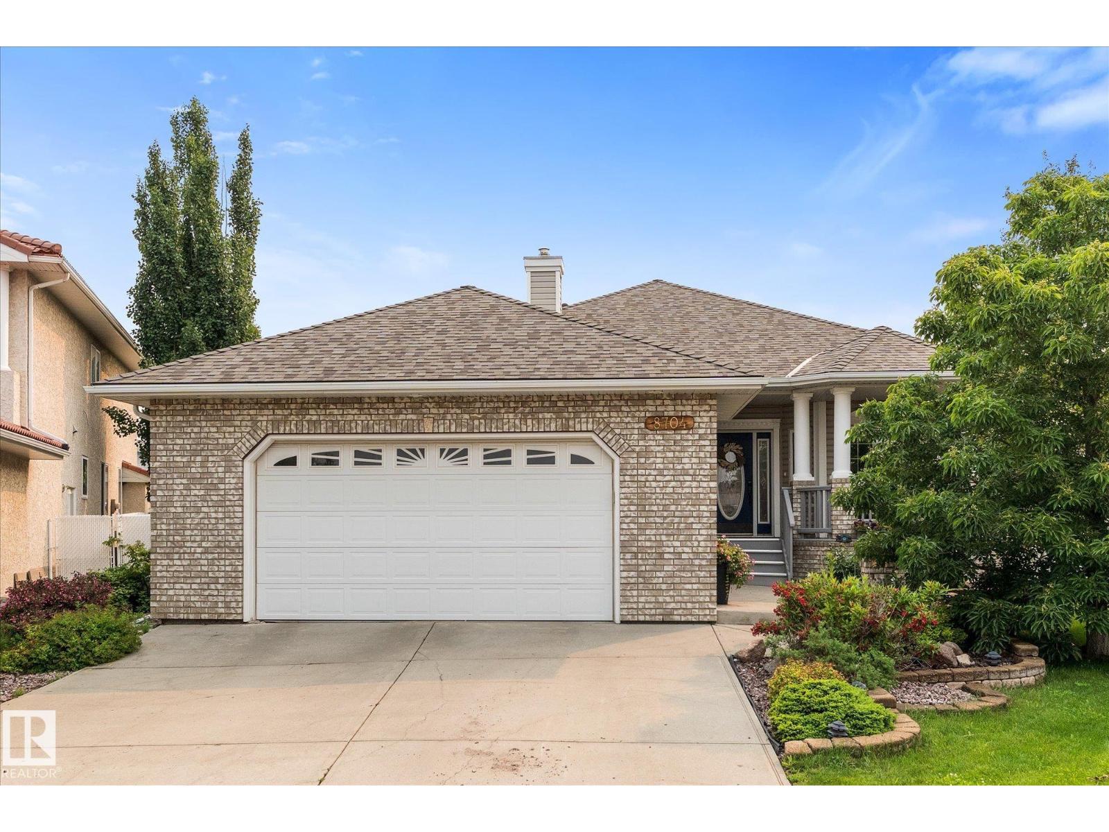 8704 165 AV NW NW - 2