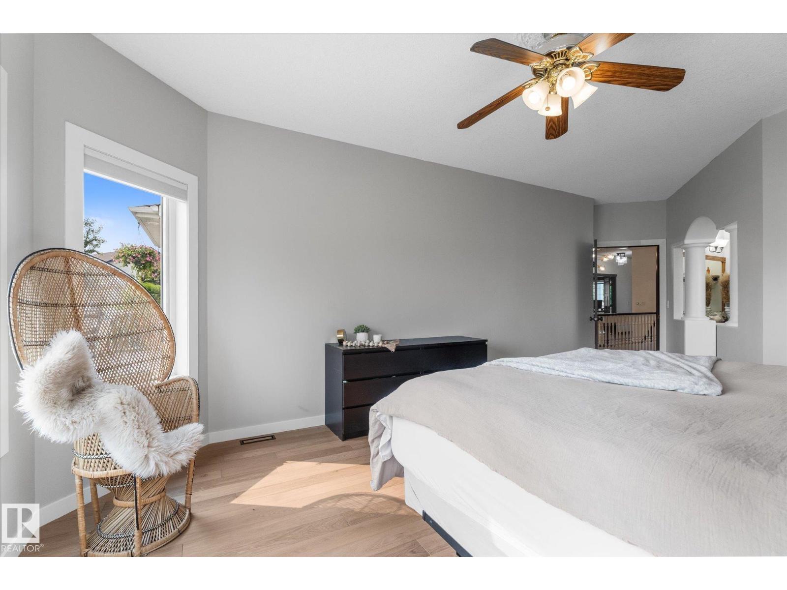 8704 165 AV NW NW - 25