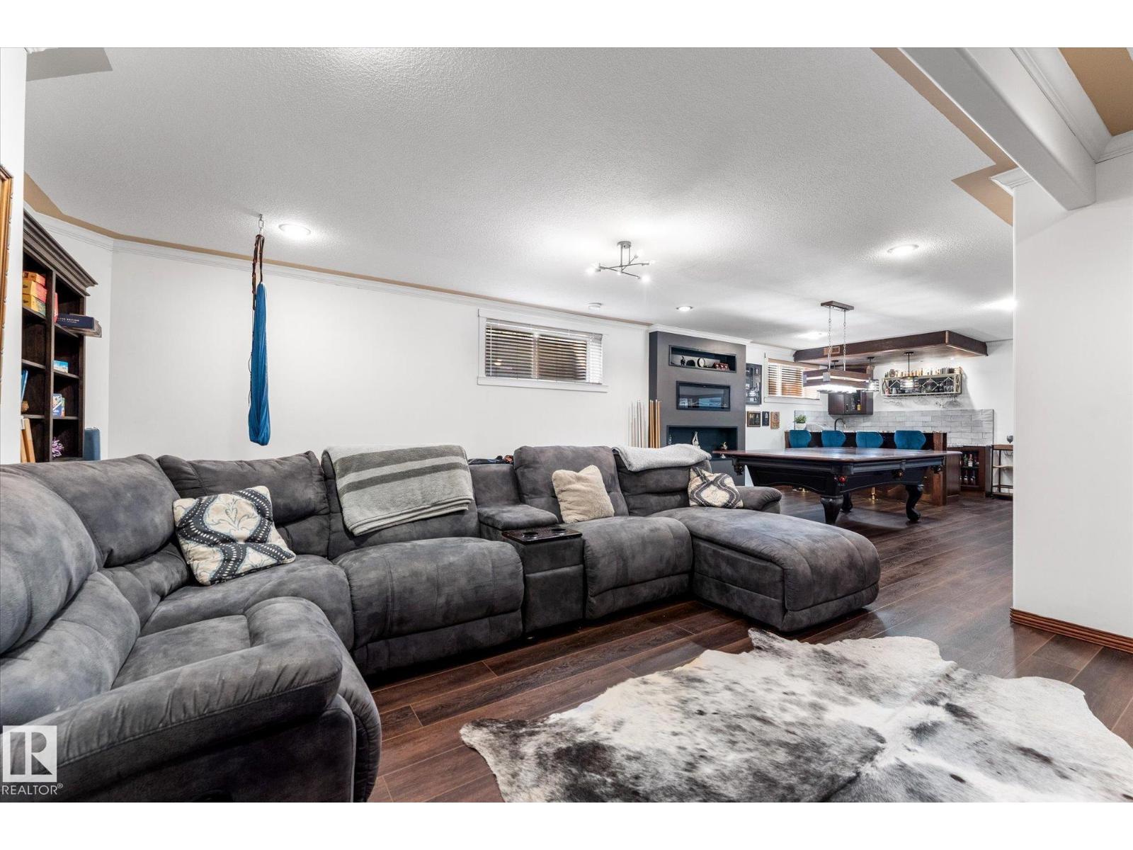 8704 165 AV NW NW - 35